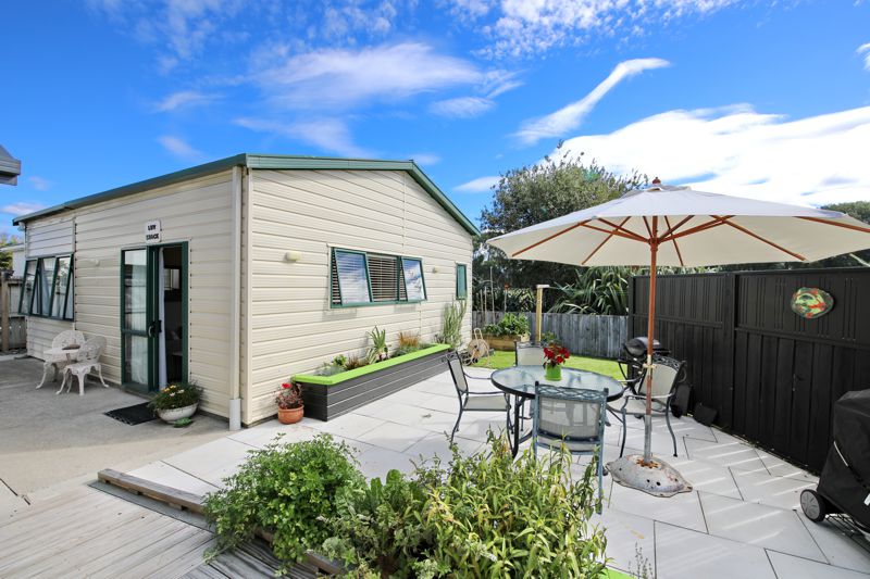 Green Door on 4 Holiday Accommodation Whitianga New Zealand